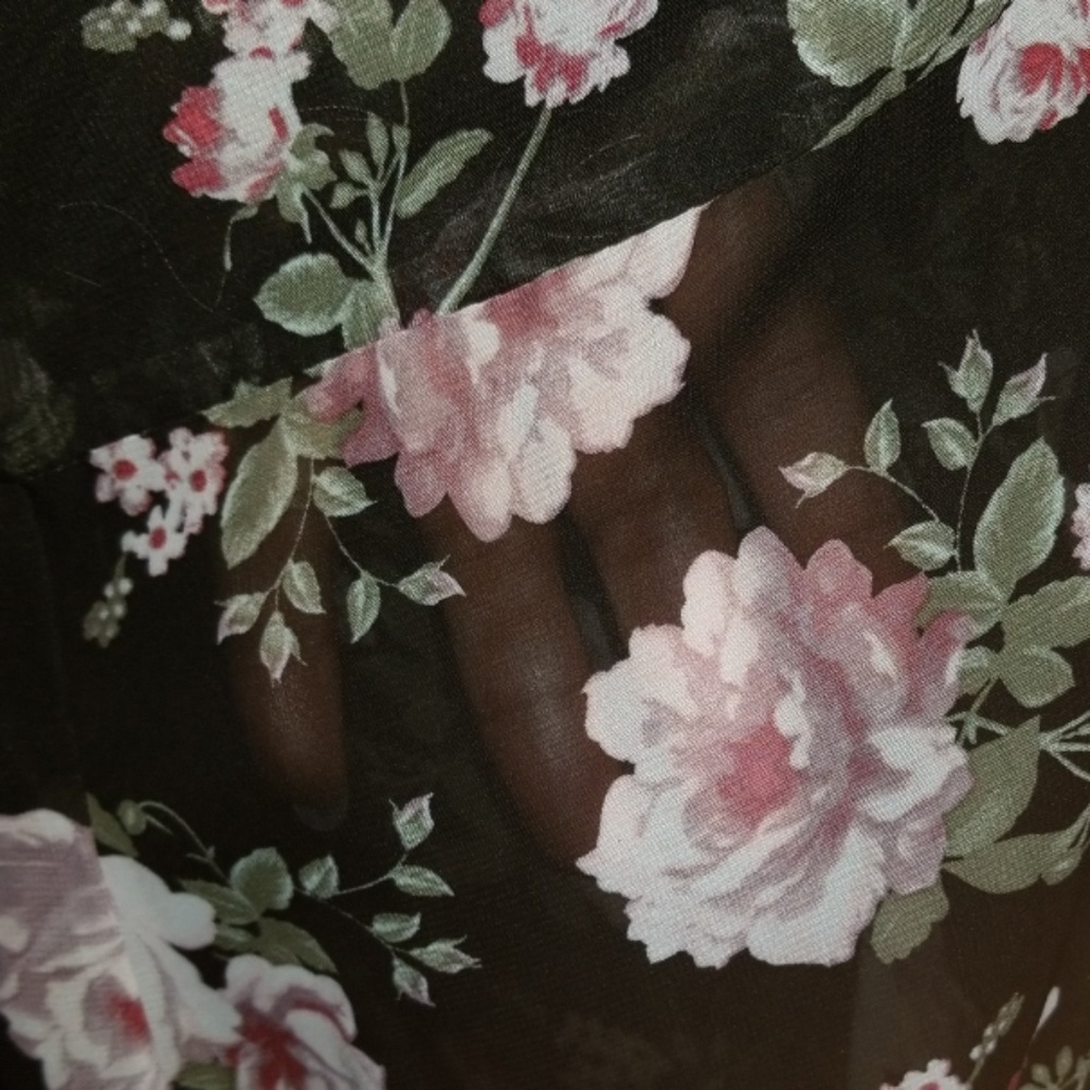 ***SOLD***** Black Floral Long Sleeve Blouse - Picture 4 of 4